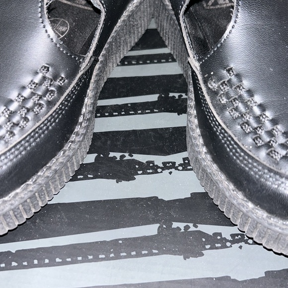 Tuk strap shoes - Picture 5 of 5